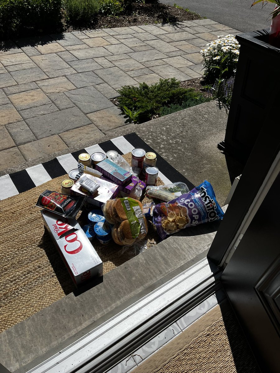 catebanfield's tweet photo. Hey @WalmartCanada … this is how you delivered your groceries to our home?? Giant pile, charge for bags if you need to! Not ok! https://t.co/8IaNg9xyk4