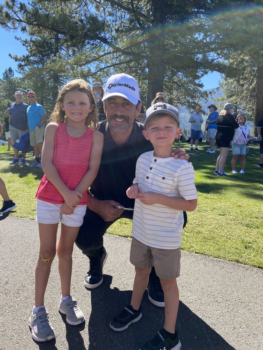 CoachKLasley's tweet photo. What a day! Kids got to take a picture with their favorite football player @AaronRodgers12 https://t.co/kyAygqcP8K