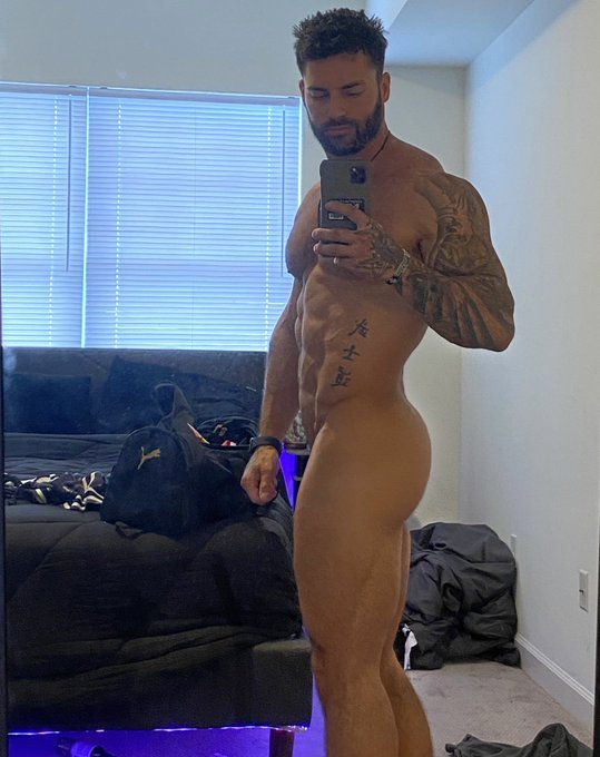 Legs &amp; buns making some gains!https://t.co/rzaiC9BSdq https://t.co/GIKd14rFmm<a href="/tag/humpday"class="tags"><span>#humpday</span></a>