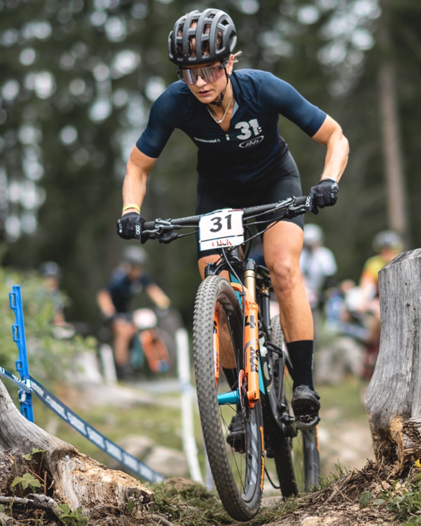 IbisCycles's tweet photo. The Ibis Exie is a world cup winning bike thanks to @jennyrissveds and @team31_org.⁠

This win means a lot to all of us at Ibis. We built and designed Jenny's bike in Santa Cruz California, where we live and work, and today it's the fastest bike in the world.

📸 @thomaswdesign https://t.co/jRI7GARf4w