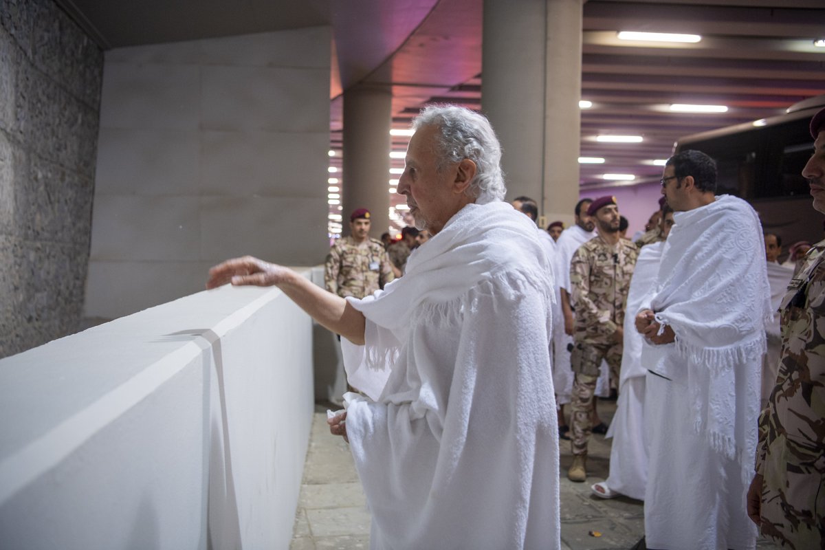 makkahregion's tweet photo. #يحدث_الآن
أمير منطقة مكة المكرمة
#خالد_الفيصل
ونائبه #بدر_بن_سلطان
 يرميان جمرة العقبة، بعد أن إطمأنا على نجاح خطط تصعيد ونفرة ضيوف الرحمن
من عرفات إلى مزدلفة.
#بسلام_آمنين
#حج1443 https://t.co/7LKhyaXytx