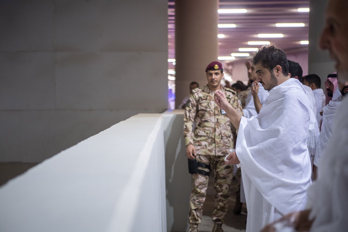 makkahregion's tweet photo. #يحدث_الآن
أمير منطقة مكة المكرمة
#خالد_الفيصل
ونائبه #بدر_بن_سلطان
 يرميان جمرة العقبة، بعد أن إطمأنا على نجاح خطط تصعيد ونفرة ضيوف الرحمن
من عرفات إلى مزدلفة.
#بسلام_آمنين
#حج1443 https://t.co/7LKhyaXytx