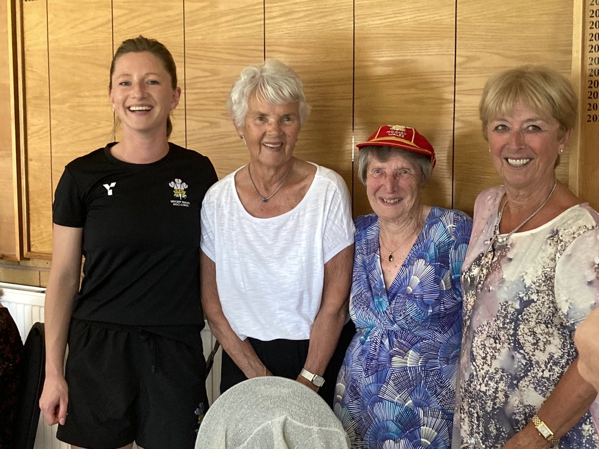 Sometimes you just have a wonderful day. Today we presented Sheila Howitt with her Welsh Hockey Cap - 68 years after her 1954 debut. Thanks to ⁦<a href="/phoeberich/">Phoebe Richards</a>⁩ , Sheila Morrow and Nan Thomas for their support and ⁦<a href="/HockeyWales/">Hoci Cymru</a>⁩