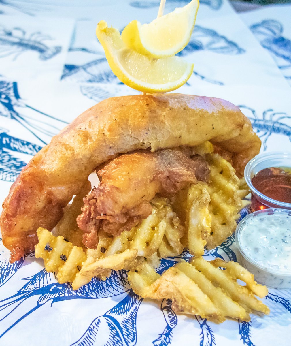 Lobster_ME's tweet photo. Today is a good day to enjoy our Seafood &amp; Chips! 

#seafoodandchips #fishandchips #friedfish #fish #chips #seafood #lasvegasstrip #vegas #vegasbaby https://t.co/uXvD97v98B