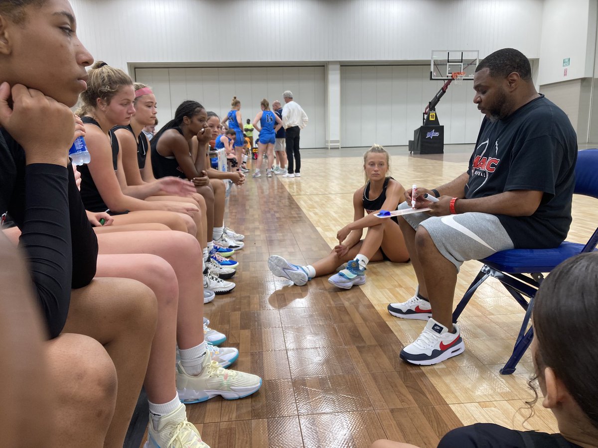 IndyMagicB-Ball tweet media