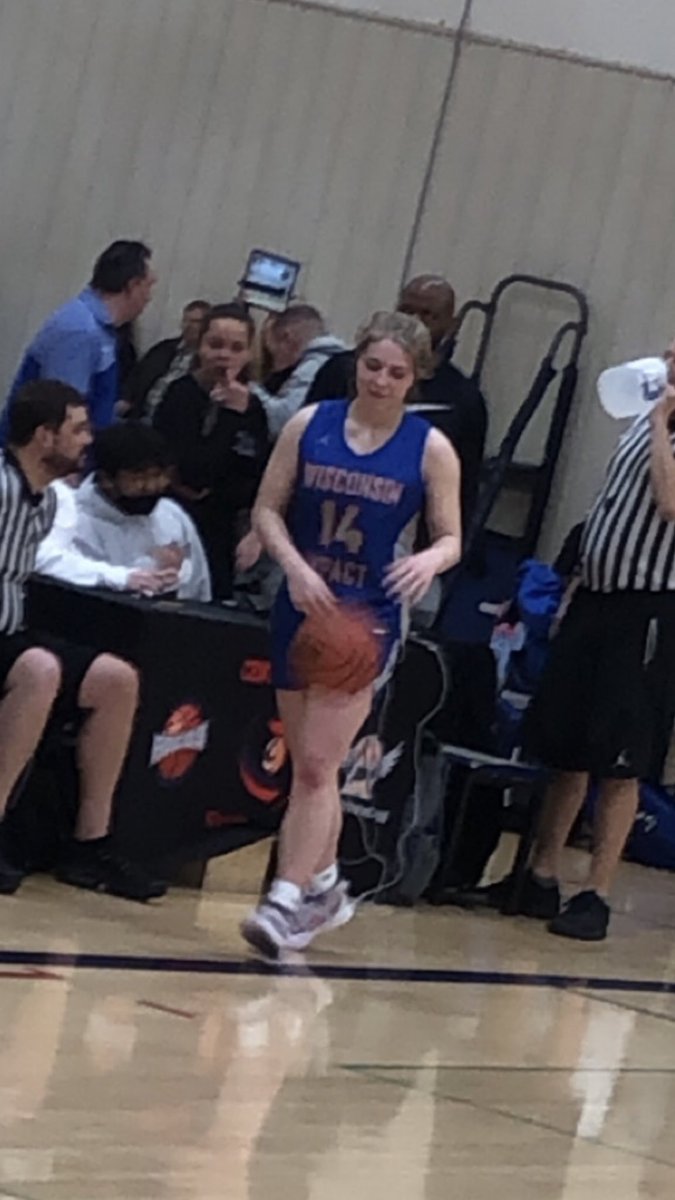 5683raquel's tweet photo. So proud of you kid!!! Nice 19 pt game today!!! Wish I could be there, miss you!! @JaydenNortier14 💕 https://t.co/2tcqn0HTFy