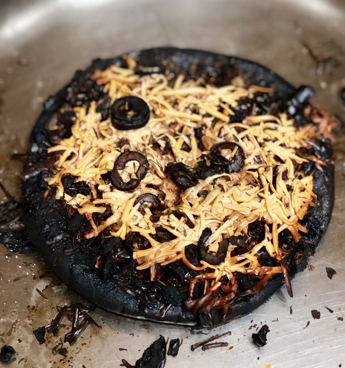 RedSonOfficial's tweet photo. .@MONKlEKlD @dragonhorsegirl movie night tonight? I made a pizza that should be enough to satiate all three of us. https://t.co/EuTgPI5FvA