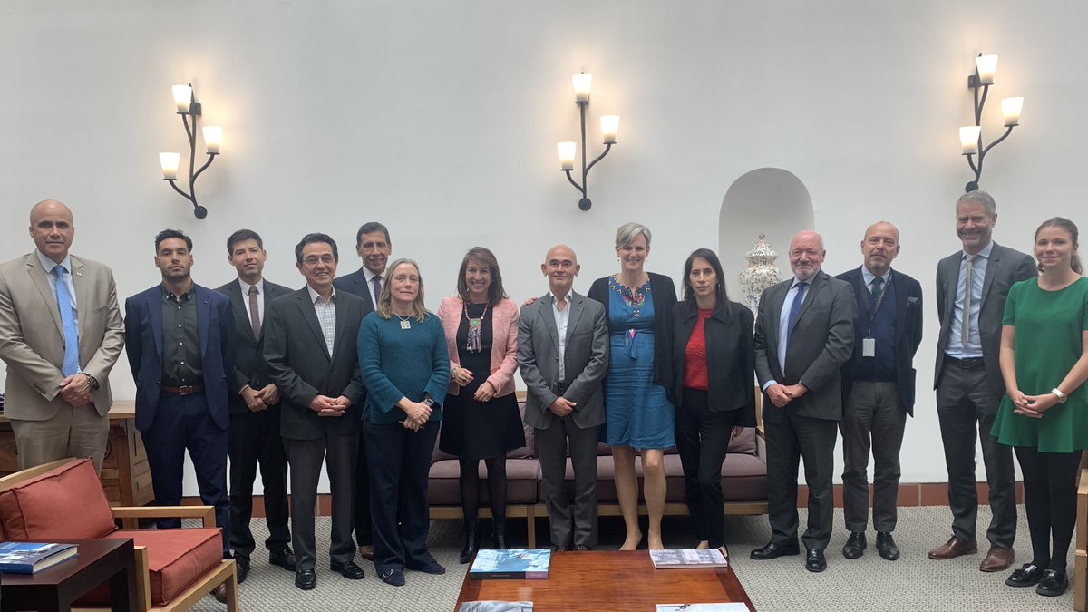 Un lindo almuerzo de despedida a la invitación de nuestro Embajador  <a href="/Desagneauxdiplo/">Frederic Desagneaux</a>. Gracias por estos 4 años de cooperación!