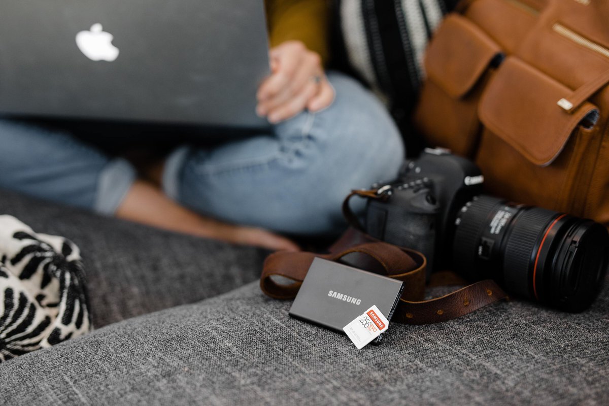 uptechable's tweet image. How many SD cards do you need if you are a professional photographer? 

#NOTENOUGH

#uptechable #tech #technews #techblog #sdcards #apple #samsung #photo #photographer #dslr #professinal #photography #cannon