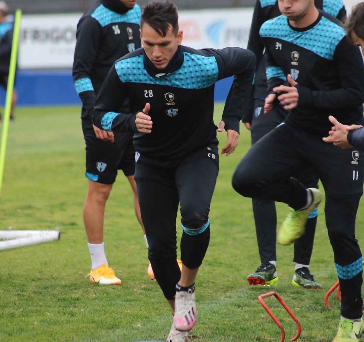 Último entrenamiento de la semana 🏃🏻‍♂️👊🏼⚽️

🔜 Mañana #JuegaAlmagro 🇪🇪