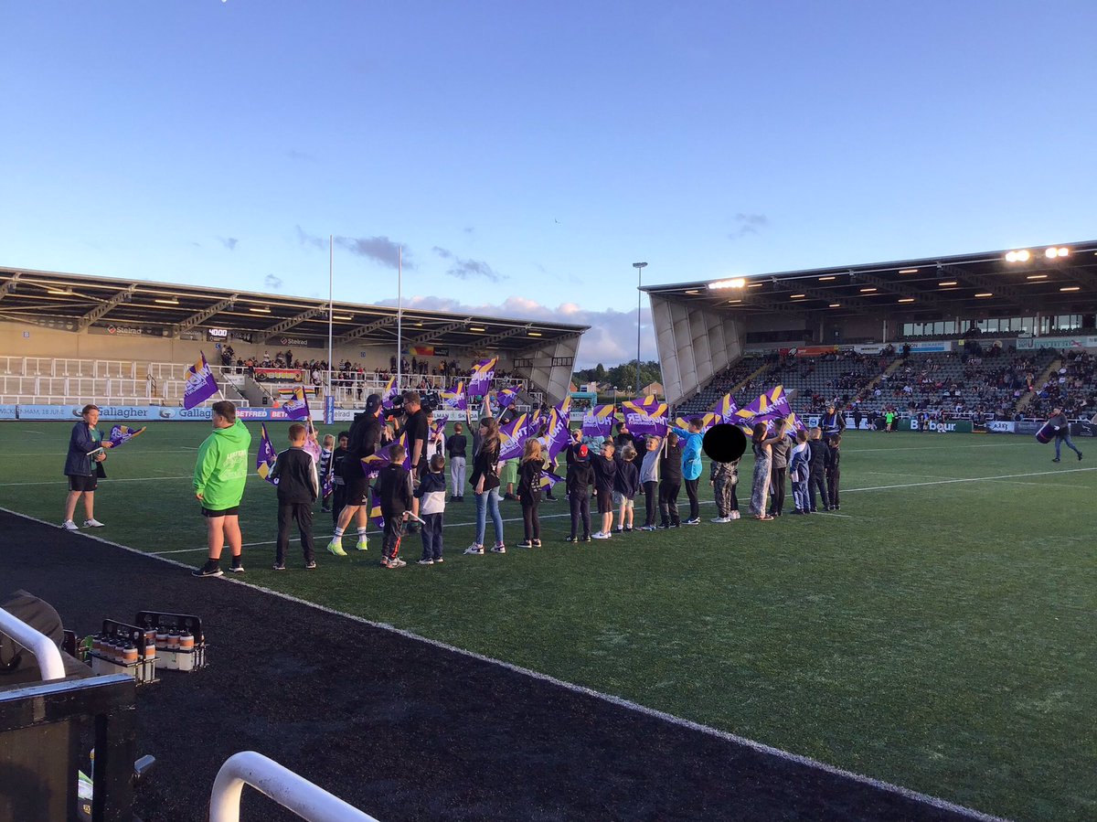 We have had a fantastic night watching <a href="/ThunderRugby/">Newcastle Thunder</a>. The children were amazing and got to go on the pitch at half time. A great experience. We are very proud!The players made their night by signing their tickets too. <a href="/BattleHillPS/">Battle Hill Primary</a> <a href="/mrsbrownbhps/">S.Brown</a> <a href="/Miss_L_Banks/">Miss Banks</a>