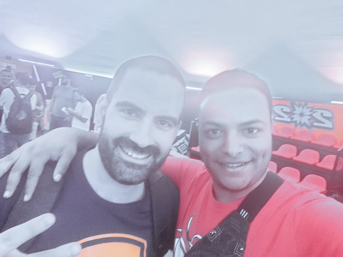 marteson17's tweet photo. Primer día de la quedada y ha sido la ostia, gracias a ello he podido conocer a @xNavalha en persona, que en los vídeos ya parecía muy majo pero esto está a otro nivel, también doy las gracias por organizar todo a @wildriftES y por la cena xd. 
Estoy deseando que llegue mañana.🔥 https://t.co/JlUQBkdQgv