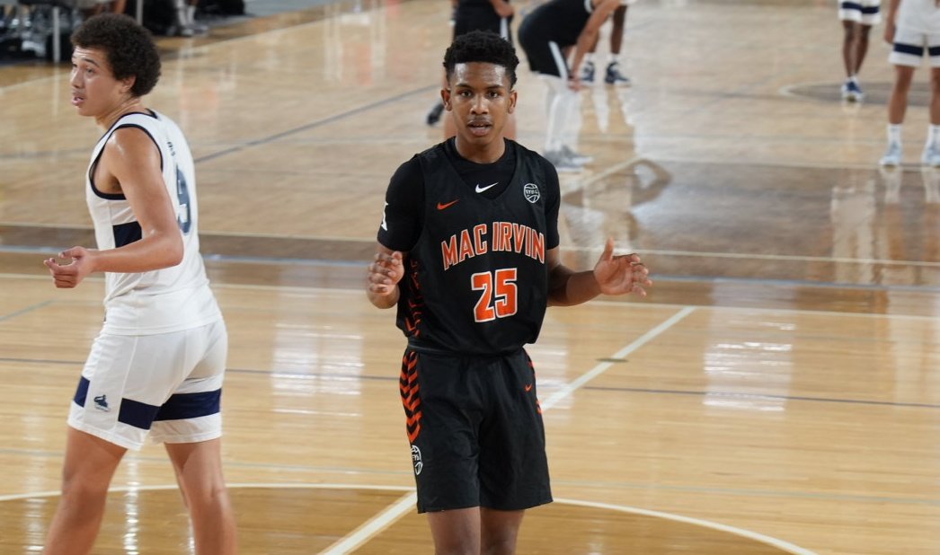 2025 SF Davion Hannah (Nicolet) just makes scoring look so effortless. Just glides to the bucket and floats in the air. Needs limited dribbles to break his man down.

Also guarding the other team's best player.
