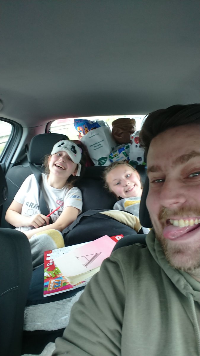 I'M BACKKKKKK Hope you legends are ok miss you all!