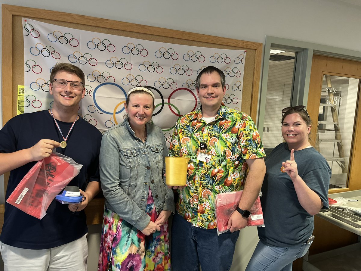 The Behringer and @bpbratton labs: The @VUMCMolecPath Lab Olympics Team Relay Gold Medalists!