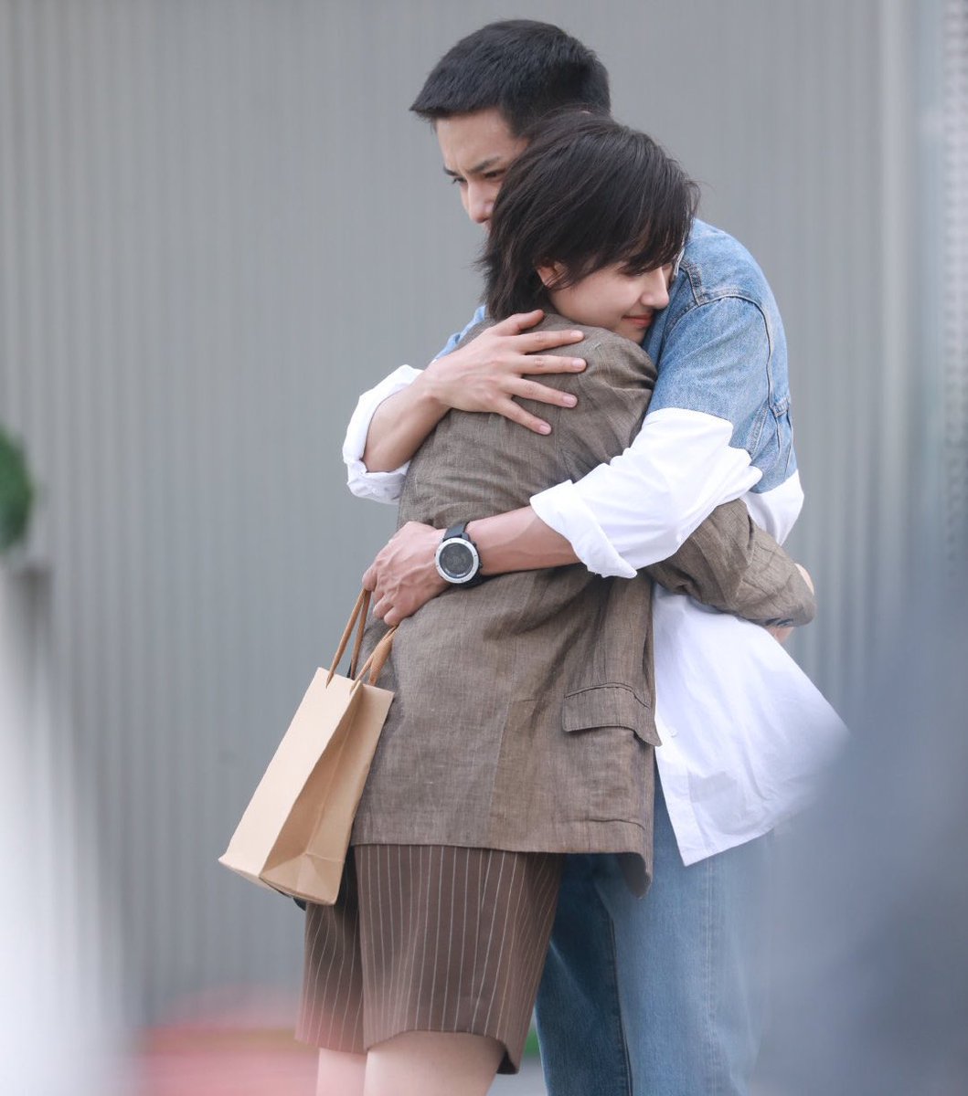 11MillionLeaves's tweet photo. หวงเค้า หึงเค้า แต่เค้าไม่เคยรู้เลย😅 กอดนี้ที่อบอุ่นใครๆก็อยากกอดเค้า🥰 เราก็ด้วย …
#ZhengYecheng #郑业成
#LiLandi
#HardcoreEra #硬核时代 https://t.co/goSlYk4pvW