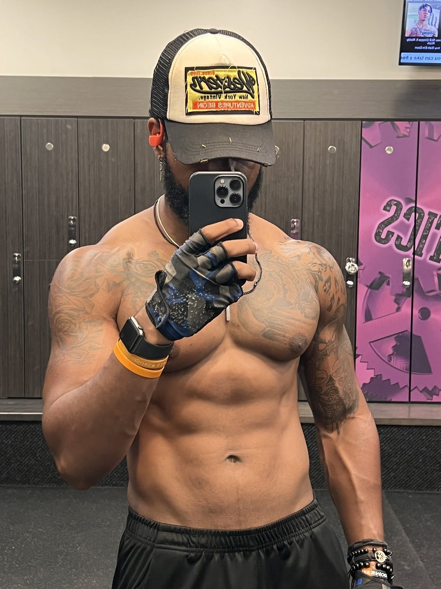 kye_the_kingz's tweet photo. Came along way now I’m at the fitness level where i wanted to be at! 🏋🏾‍♂️ https://t.co/OMVzvVlWkF