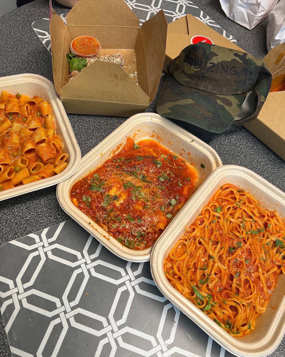 ruizoftheday1's tweet photo. Decided to treat my #mom to some #ruizing tonight from @the.pasta.shop ! One of the few places I’ll actually order #pasta from. #truth be told I would have never tried it unless @saborchef had posted about it. It’s magnificent! #ruizinginheaven #ilovethisplace #ruizingforever https://t.co/SYhP82CeX1