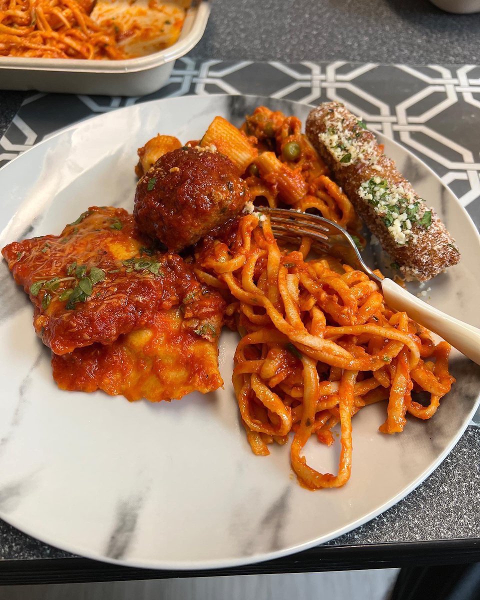 ruizoftheday1's tweet photo. Decided to treat my #mom to some #ruizing tonight from @the.pasta.shop ! One of the few places I’ll actually order #pasta from. #truth be told I would have never tried it unless @saborchef had posted about it. It’s magnificent! #ruizinginheaven #ilovethisplace #ruizingforever https://t.co/SYhP82CeX1
