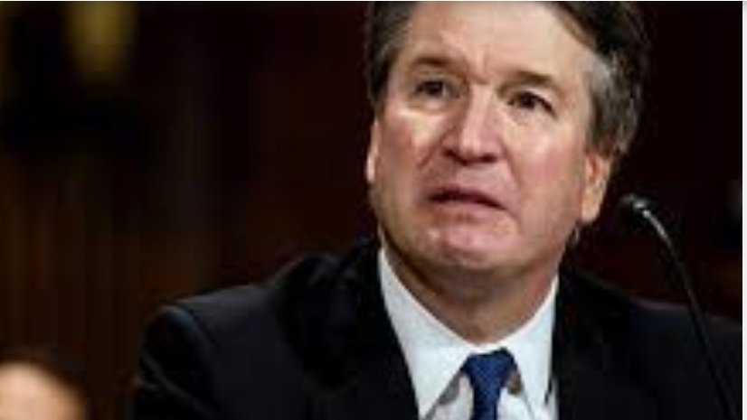 TheLaughMakers's tweet photo. #BrettKavanaugh had to exit through the rear of #Morton's when #abortionrights protestors showed up out front. Said Morton: "People shouldn't trample the freedom to eat dinner."
Nothing Brett's not used to. He was born by #CaesarianSection. https://t.co/cmVszJojDk