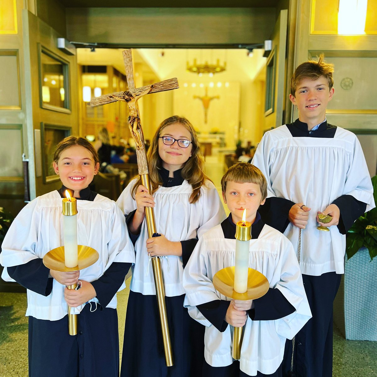 Do you know someone interested in becoming an Altar Server? 

Girls and boys at least 10 are eligible to join. Attend our training on Tuesday, July 12 at 7:00 p.m. in the main church. 

Training will be in English and Spanish. Please email altarservers@st-ignatius.org to sign up.