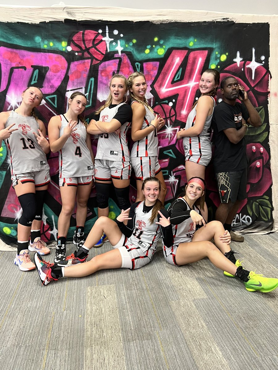 JackieStemple's tweet photo. What a week these girls have had @TFNsRun4Roses! They went 5-1 and only lost by 1 point in the platinum championship game! They played teams from SC, AL, TN, NJ and NY and beat Nike EYBL, GUAA and Adidas Gauntlet teams! The future is very bright for this @lady_dragons team!! https://t.co/sBYcifGfnd