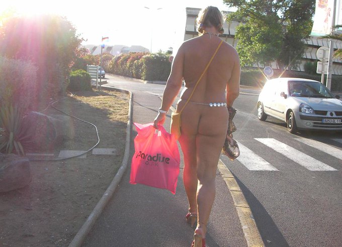 My naked Life https://t.co/j87QjT31jM<a href="/tag/camgirl"class="tags"><span>#camgirl</span></a>