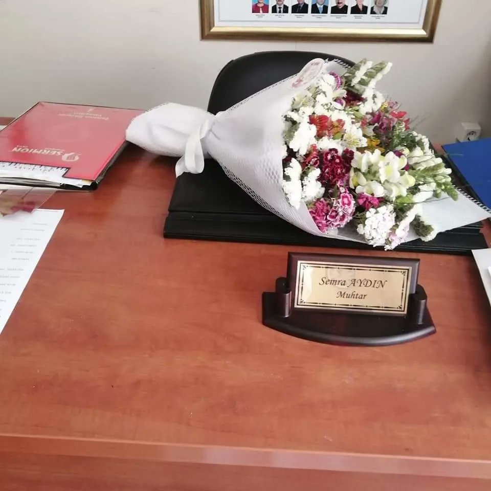 muhtarsemraydin's tweet photo. Sevgili komşularımız:
Kardeşliğin, barışın,dostluğun, sevgilerin birleştiği, belki durgun, belki yorgun, ama yine de umutla.
#Yüreklerimizden #yaşam #sevinci
#evlerimizden #sağlık #eksik #olmasın.
Sizleri seviyoruz.
Acıbadem muhtarı Semra Aydın ve Muhtarlık Mahalle Meclisi. https://t.co/jNyzsraPKo