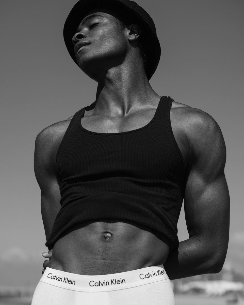 SCokerPhoto's tweet image. Quin in Coney Island.