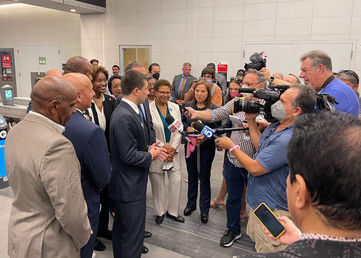 RepKarenBass's tweet photo. The Expo/Crenshaw station and @destinationshaw are examples of jobs we've brought to South Los Angeles through investments in transportation and infrastructure that are helping our communities every day.

Thank you @SecretaryPete for joining us to see these important projects. https://t.co/b9tn9G9Oak