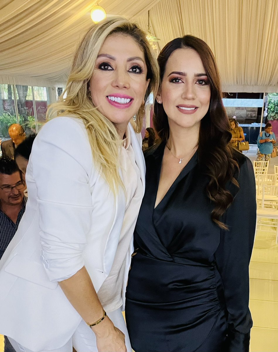 Karla_Esp_'s tweet photo. MUY CONTENTA DE TOMAR PROTESTA JUNTO CON MIS COMPAÑERAS DEL COLECTIVO 50 + 1 AGUASCALIENTES !!! 

MUCHAS FELICIDADES A TODAS, EN ESPECIAL A NUESTRA PRESIDENTA ESTATAL PATY CÁRDENAS  👏🏻👏🏻👏🏻

UN GUSTO SALUDAR A MI QUERIDA TERE JIMÉNEZ, GOBERNADORA ELECTA!! https://t.co/a949KGydrJ