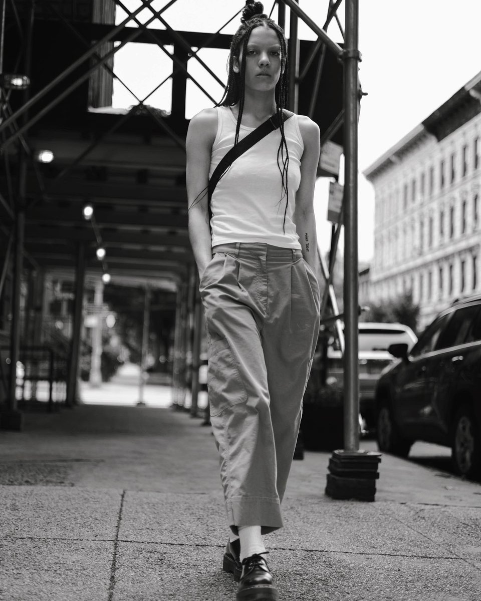 SCokerPhoto's tweet image. Sophia in Bed Stuy, Brooklyn.