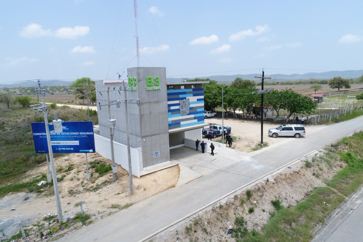 CecidelAlto's tweet photo. Para continuar garantizando seguridad vial a los miles de usuarios que circular por nuestras carreteras, hoy en compañía del Gobernador @fgcabezadevaca inauguramos la #EstaciónTam “Zamorina”, ubicada en el tramo carretero #SotoLaMarina - Aldama, cerca de la localidad La Zamorina. https://t.co/FOo5EJno7r