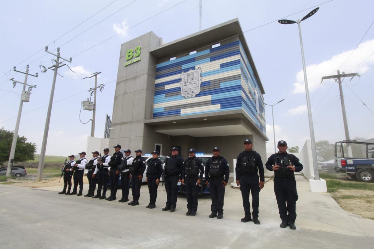 Para continuar garantizando seguridad vial a los miles de usuarios que circular por nuestras carreteras, hoy en compañía del Gobernador <a href="/fgcabezadevaca/">Fco. Cabeza de Vaca</a> inauguramos la #EstaciónTam “Zamorina”, ubicada en el tramo carretero #SotoLaMarina - Aldama, cerca de la localidad La Zamorina.