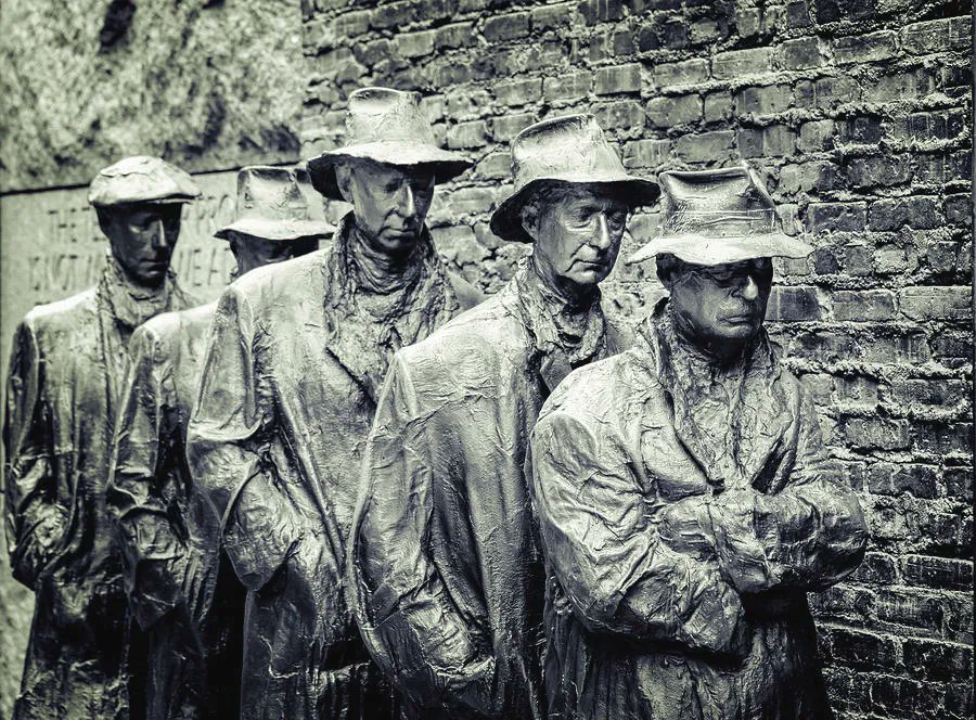 joancarroll's tweet photo. The Breadline FDR Memorial Washington DC! https://t.co/xqI9chVErG #FDR #breakline #depression #1930s #sculpture #washingtonDC @joancarroll https://t.co/mlSdZEOVHX