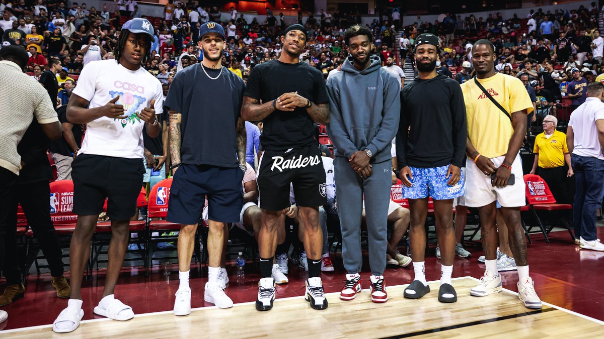 chicagobulls's tweet photo. Squad pulled up to witness the W. https://t.co/1XI0GsSODb