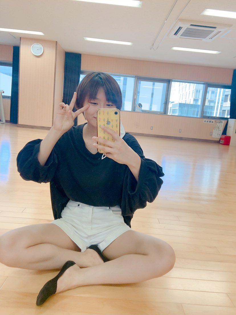 きらり おはようございます この短パン中学生ぶりに てか短パン自体中学生ぶり 履いたけど めちゃくちゃスースーする W 足 の筋肉変な風に付いてない 見せてもいい足 大丈夫そ T Co 0vwsqcvhoh Twitter