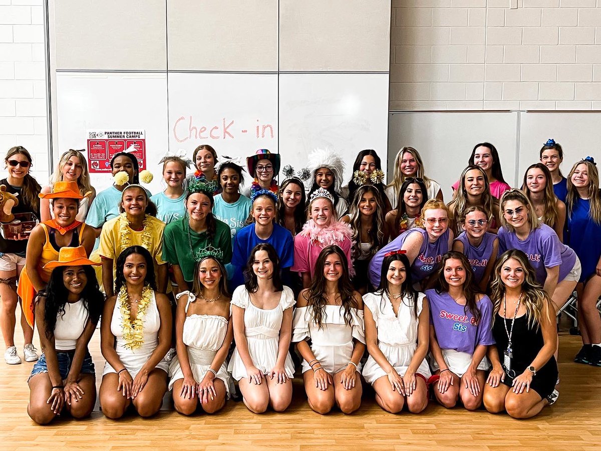 coachmalgray's tweet image. Am I the most blessed or what?? These girls are a DREAM. Coaching them is such a gift. Watch our world, @CHPantherCheer is about to have an incredible year!