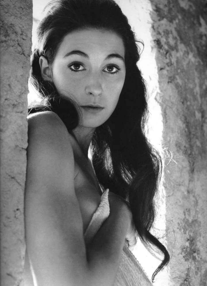 Happy Birthday to Anjelica Huston who turns 71 today!  Photo by Philippe Halsman back in the day. 