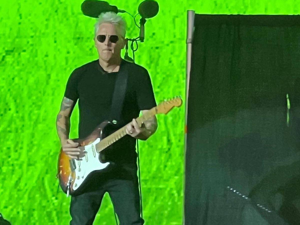 Unitymikey's tweet image. Thank you @PearlJam  and @eddievedder and @MikeMcCreadyPJ  for a great show!!