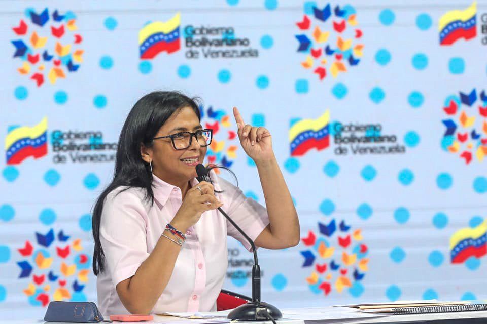 NicolasMaduro's tweet photo. Instalado el Congreso de la Nueva Época de los Movimientos Sociales y de todo el país. Estamos de pie y unidos por el amor a Venezuela, con una visión clara hacia los años por venir. ¡Rumbo al 2030! Consolidemos juntos el crecimiento económico y la recuperación de la Patria. https://t.co/NxPnXrviDW