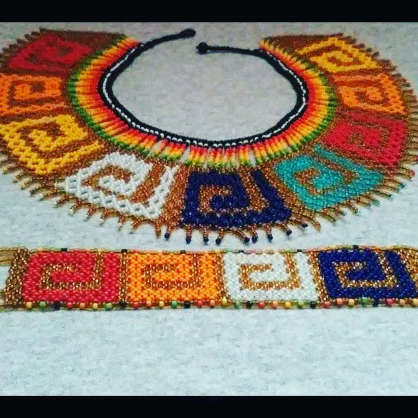 waniku_yelitza's tweet photo. Pueblo Originario
#Chaima
#MarvelisZapata
Detrás de estos símbolos está una artesana artista sublime, obras de arte únicas.
Tiene el arte de diseñar códigos sagradas propios del saber ancestral de nuestros abuelos. https://t.co/YMUEMqeYNk