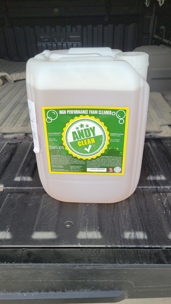 Does this stuff taste like Maple syrup <a href="/apasztor82/">Andy Pasztor 🧼🧽</a>? Thanks <a href="/FernedingFarms/">John Ferneding, CCA</a> for the delivery. Equipment about to be #andyclean.