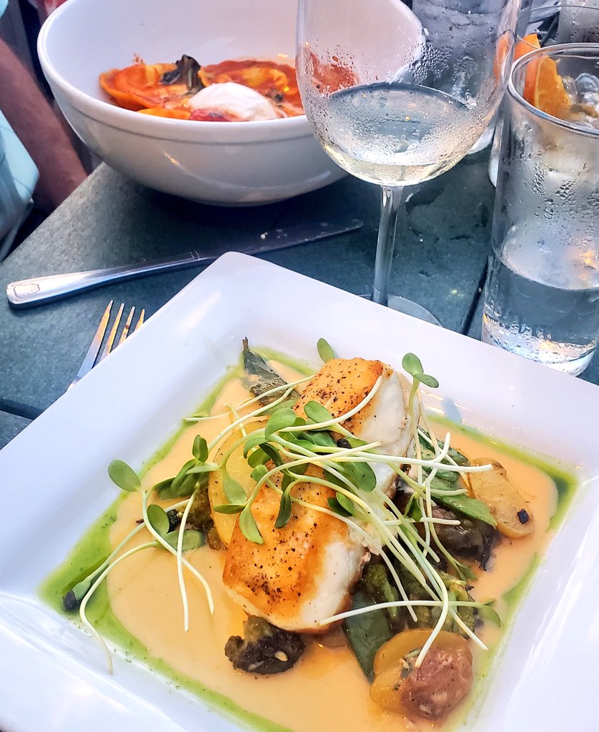 Don't hate me...
#DiningAlFresco #FreshCatchHalibut