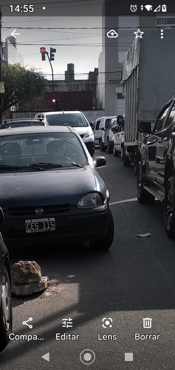 Stephyyt's tweet photo. Esto pasa en Av Perin y calle Conde - Ciudadela Sur.  Hace semanas cortaron las calles y es UN CAOS. TODOS CONTRAMANO @dievalen @Municipalidad3F https://t.co/sH4rygRDeo