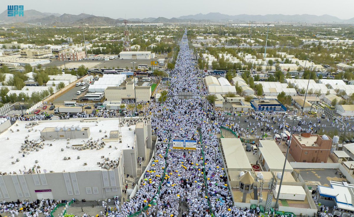Alhamdhulillaah's tweet photo. Ya Allāh facilitate us to worship You on the plains of Arafat next year 🤲🏽😭 https://t.co/ZPQeBiBlKx