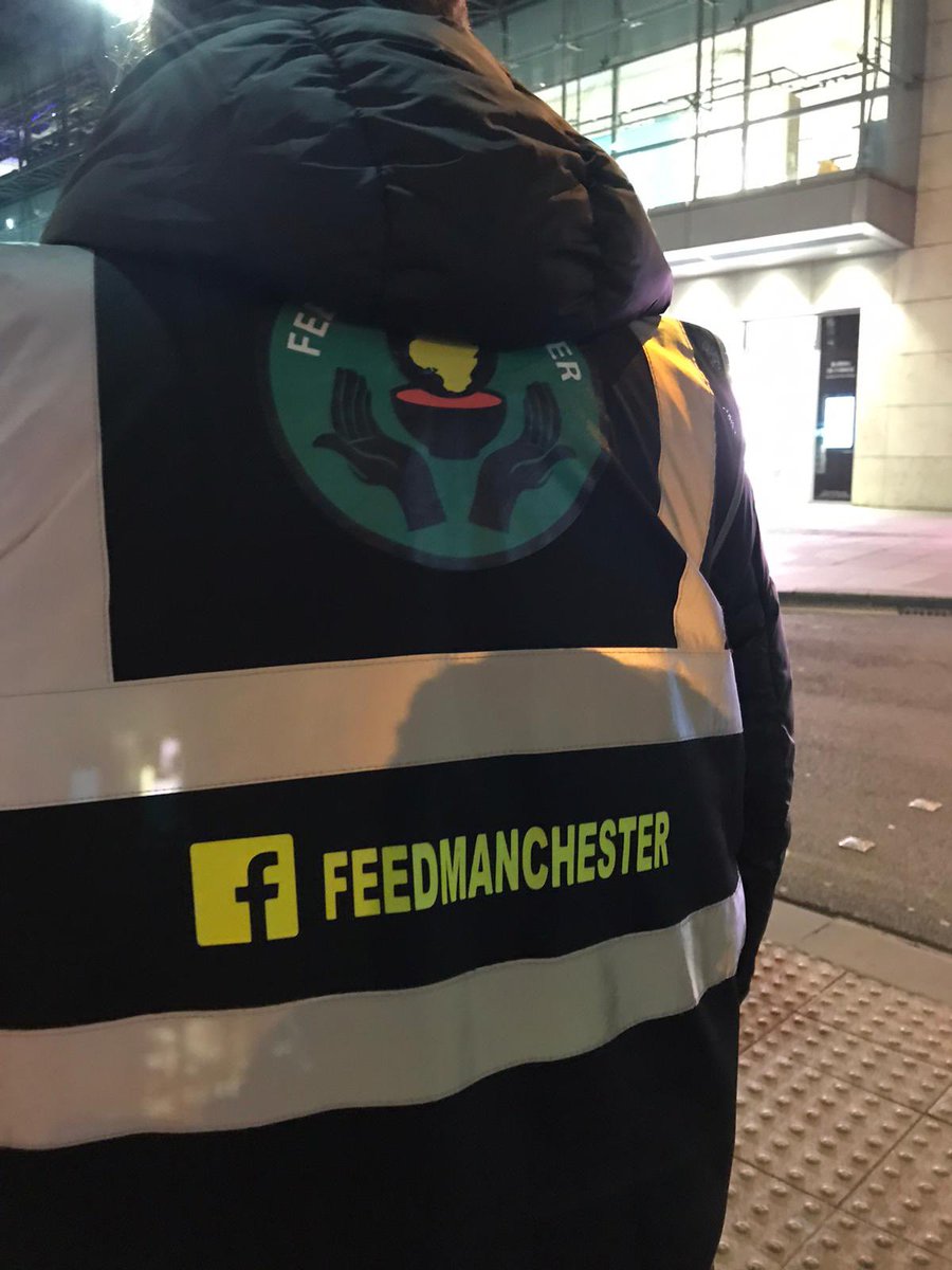 It was a busy Friday evening for our team of volunteers. All the food was given to our homeless friends, and plenty of people stopped for a chat. We also had two donations and an offer from a restaurant on Portland St to supply us with hot food on a regular basis. Thank you! 🐝💚