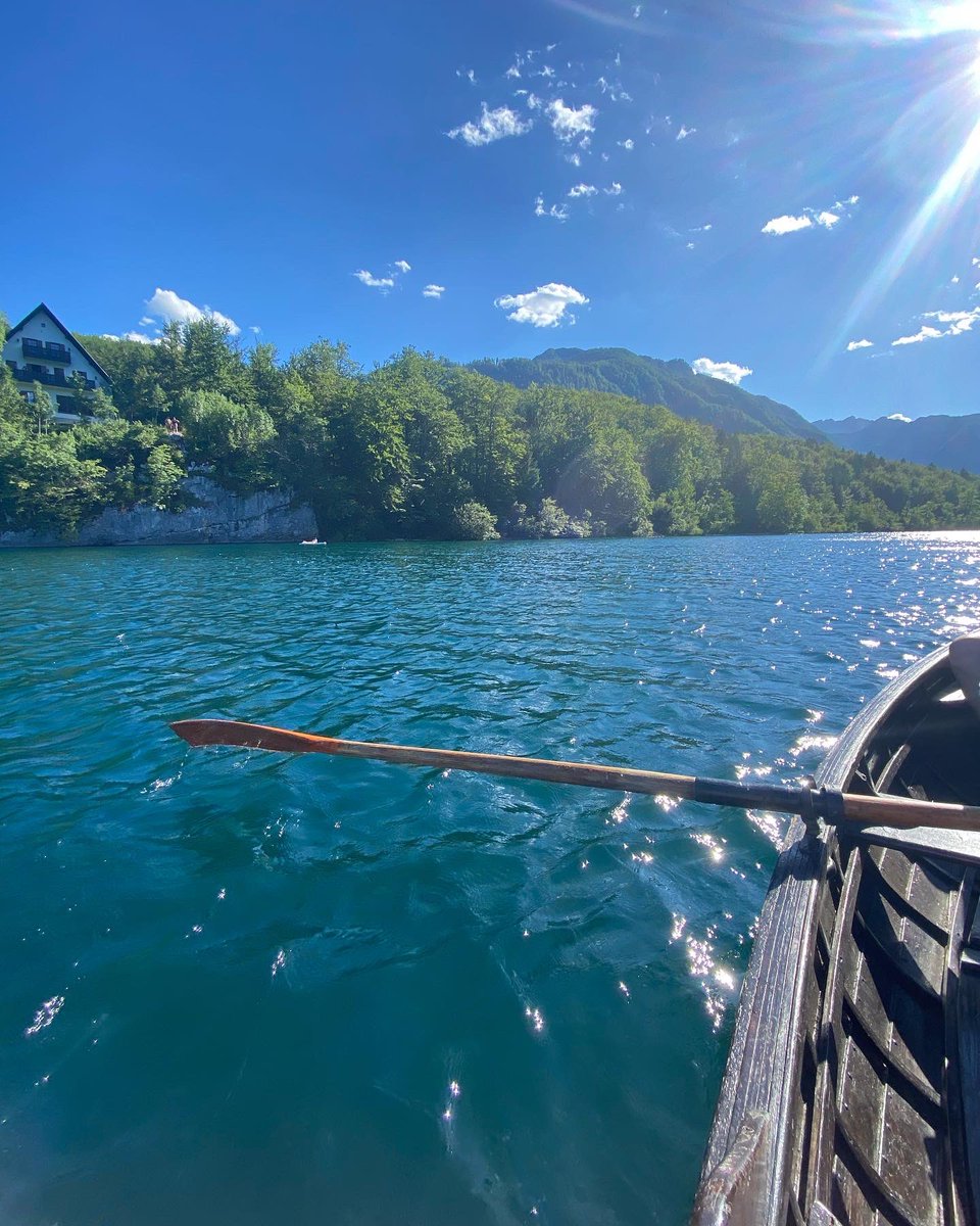 THumphris21's tweet photo. Slovenia Day 1 🇸🇮..what an amazing place to explore ☀️⛰

#lakebled #lakebohinj #savicawaterfall #slovenia #holiday #happy #exploring https://t.co/XCgkpS9ure