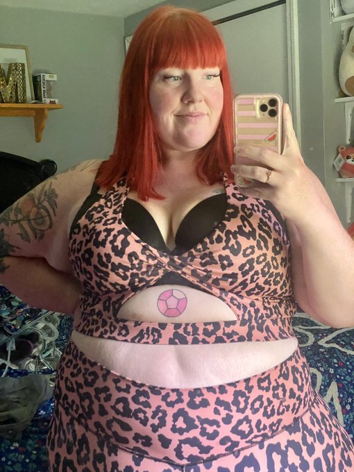 Reminder I&rsquo;m a fat ass, a happy fat ass ❤️ I&rsquo;ve really enjoyed being on cam this week everyday, I&rsquo;m gonna<a href="/tag/ssbbw"class="tags"><span>#ssbbw</span></a>