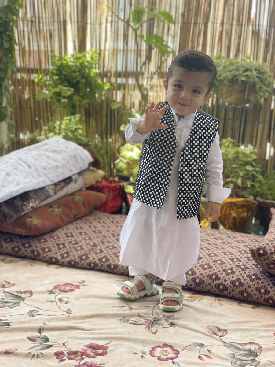 KhanBashardost's tweet photo. درنو ملګرو او هیوادوالو د قرباني اختر مو مبارک شه ! https://t.co/JBnldn5owL